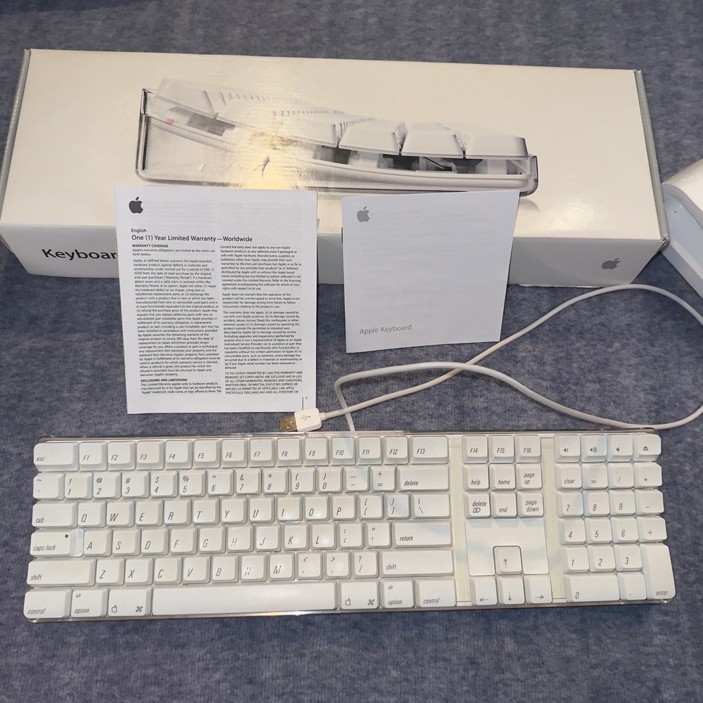 Apple A1048 Wired USB Keyboard White Clear Acrylic M9034LL/A with Box